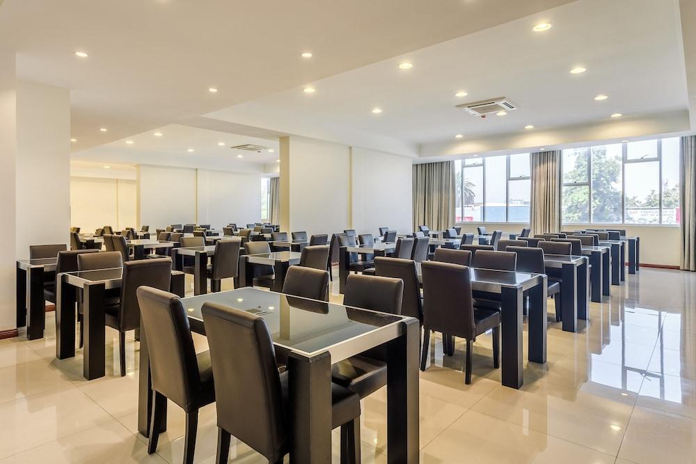 Nobile Hotel Estacion Central Сантьяго Екстер'єр фото