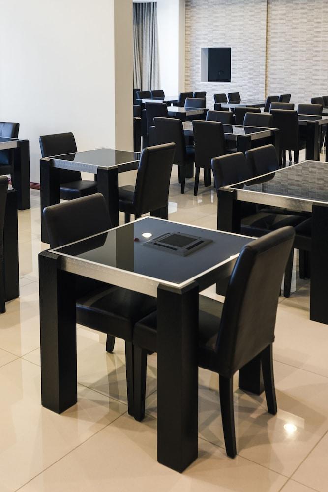 Nobile Hotel Estacion Central Сантьяго Екстер'єр фото