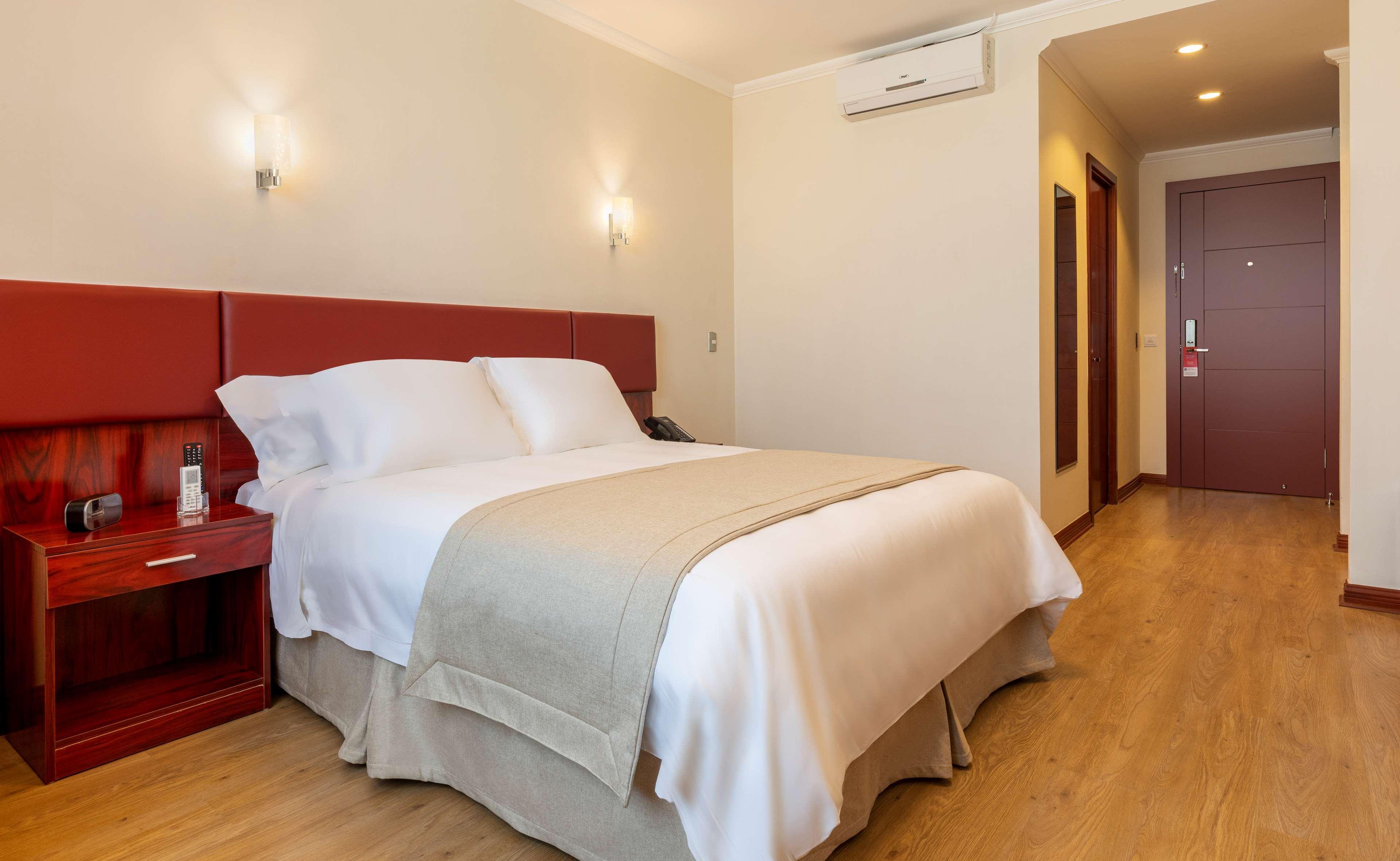 Nobile Hotel Estacion Central Сантьяго Екстер'єр фото