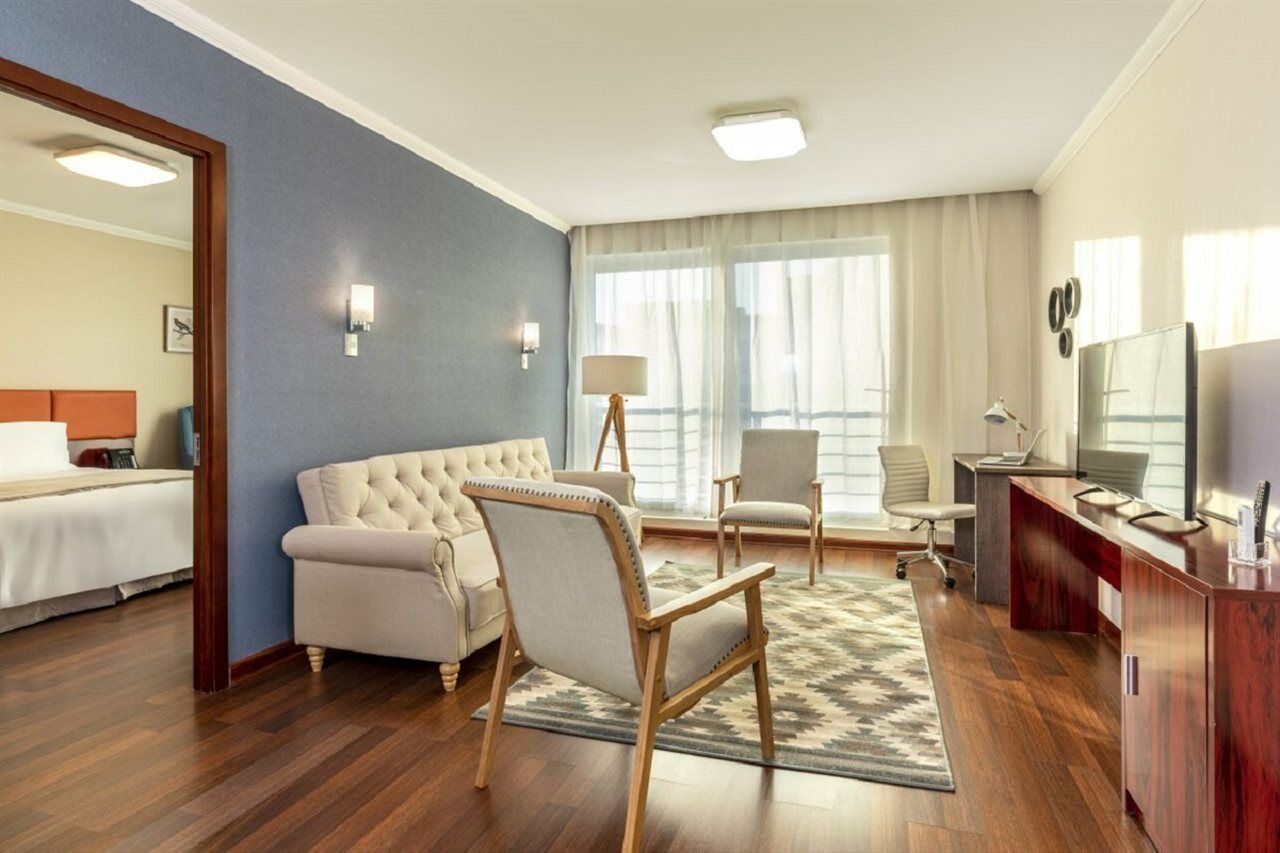 Nobile Hotel Estacion Central Сантьяго Екстер'єр фото
