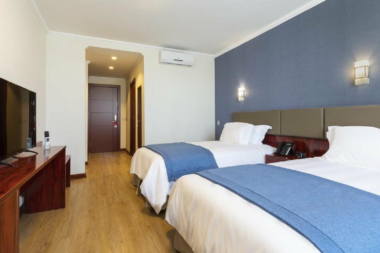 Nobile Hotel Estacion Central Сантьяго Екстер'єр фото